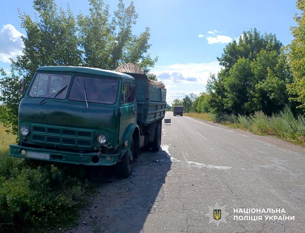 Розбитий легковик після ДТП на Житомирщині