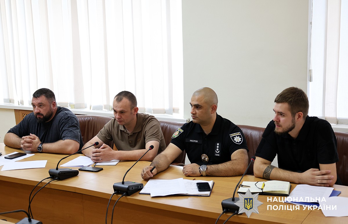 Поліція та ветерани обговорюють правила паркування для осіб з інвалідністю