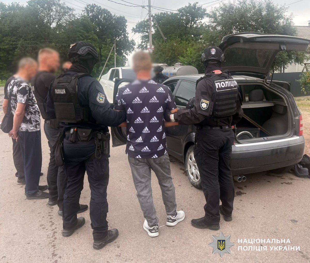 Гроші вилучені під час затримання торговця зброєю