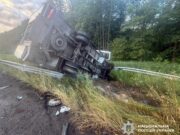 Зіткнення під Житомиром відправило двох людей до лікарні дтп біля житомира