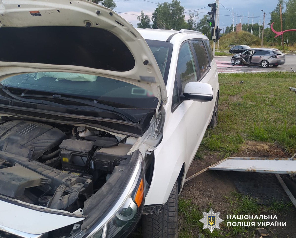 Зіткнення Kia Sedona та Renault Megane на Житомирщині