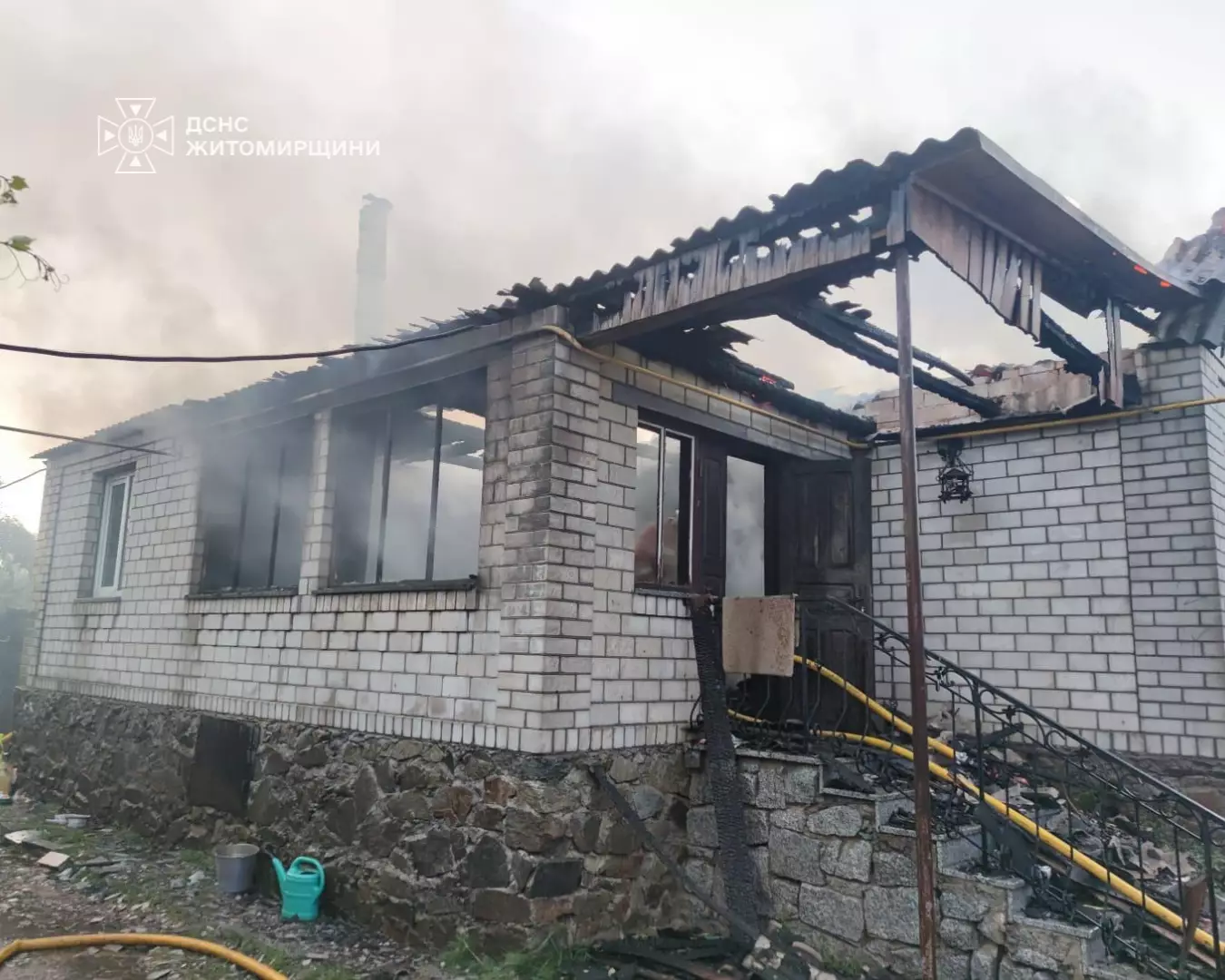 Пожежа в будинку від блискавки Березівка