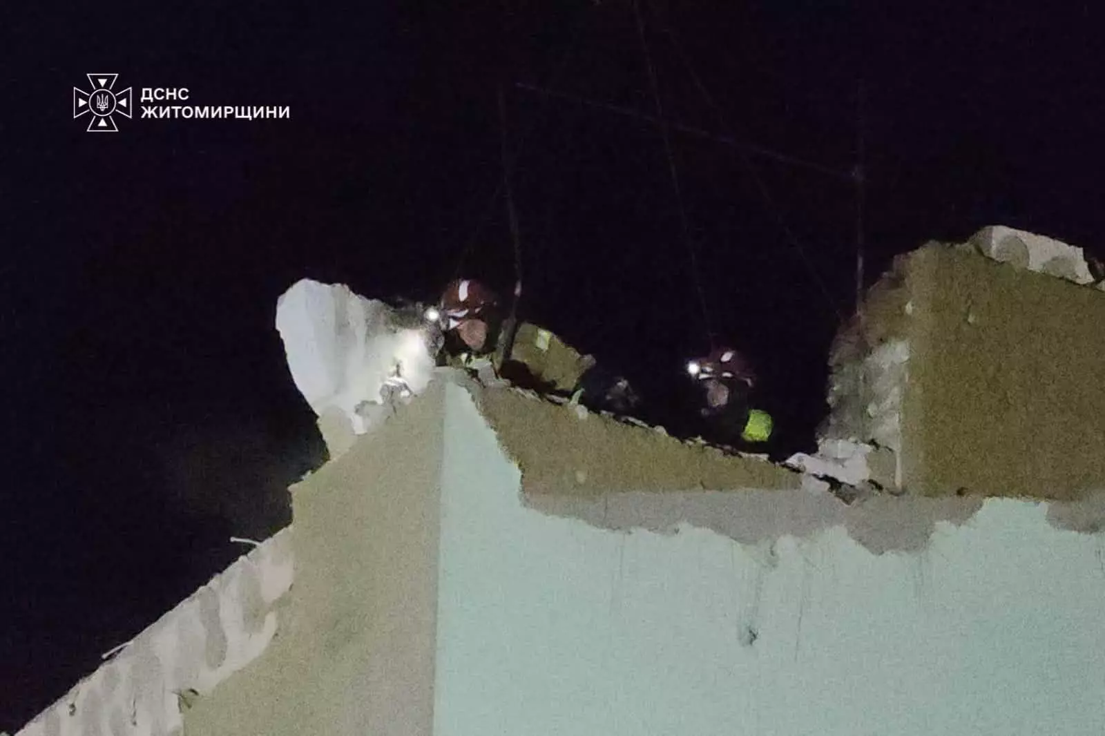 Демонтаж аварійних конструкцій після удару Житомир