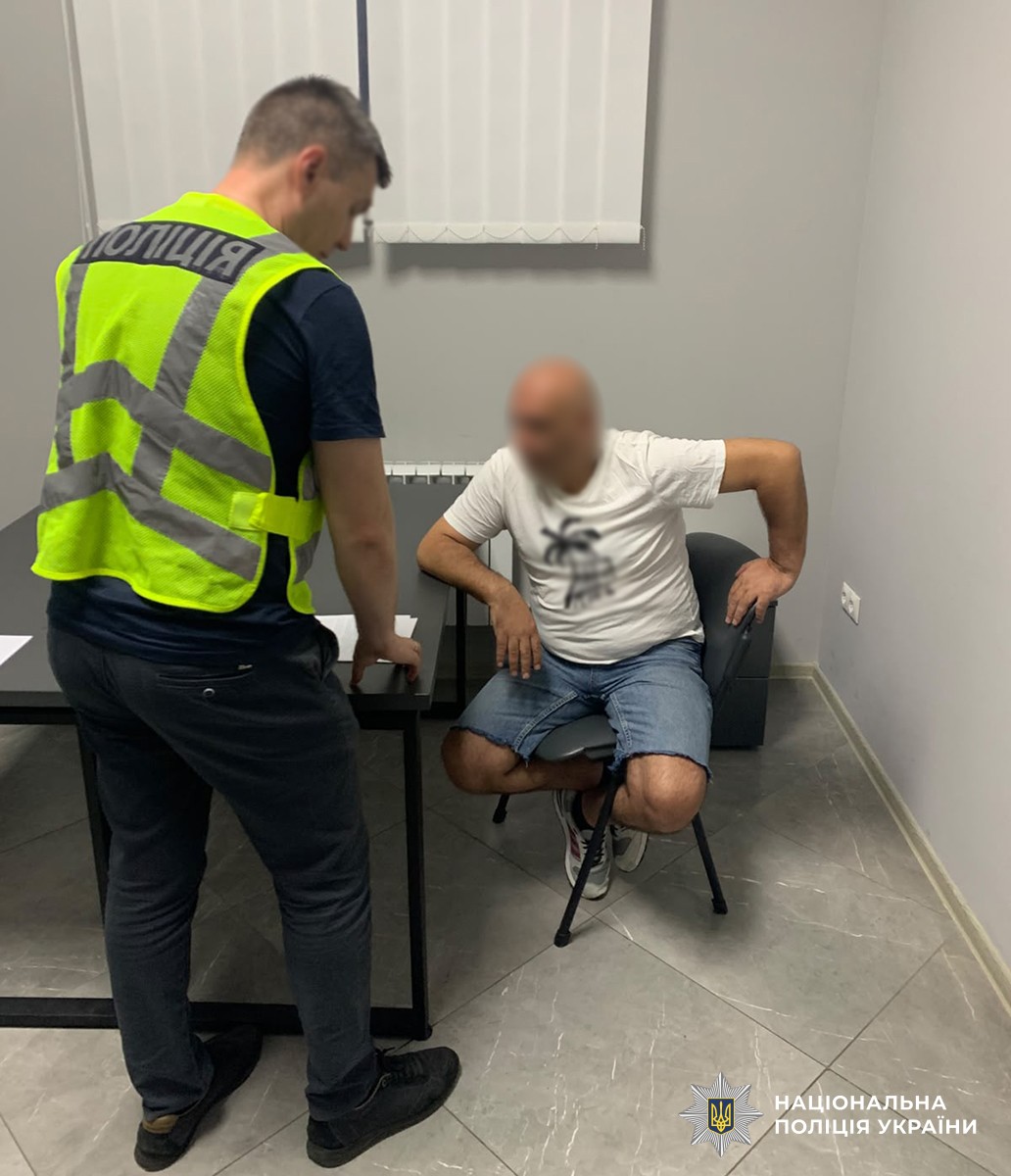 Вилучені ємності з фальсифікованим алкоголем