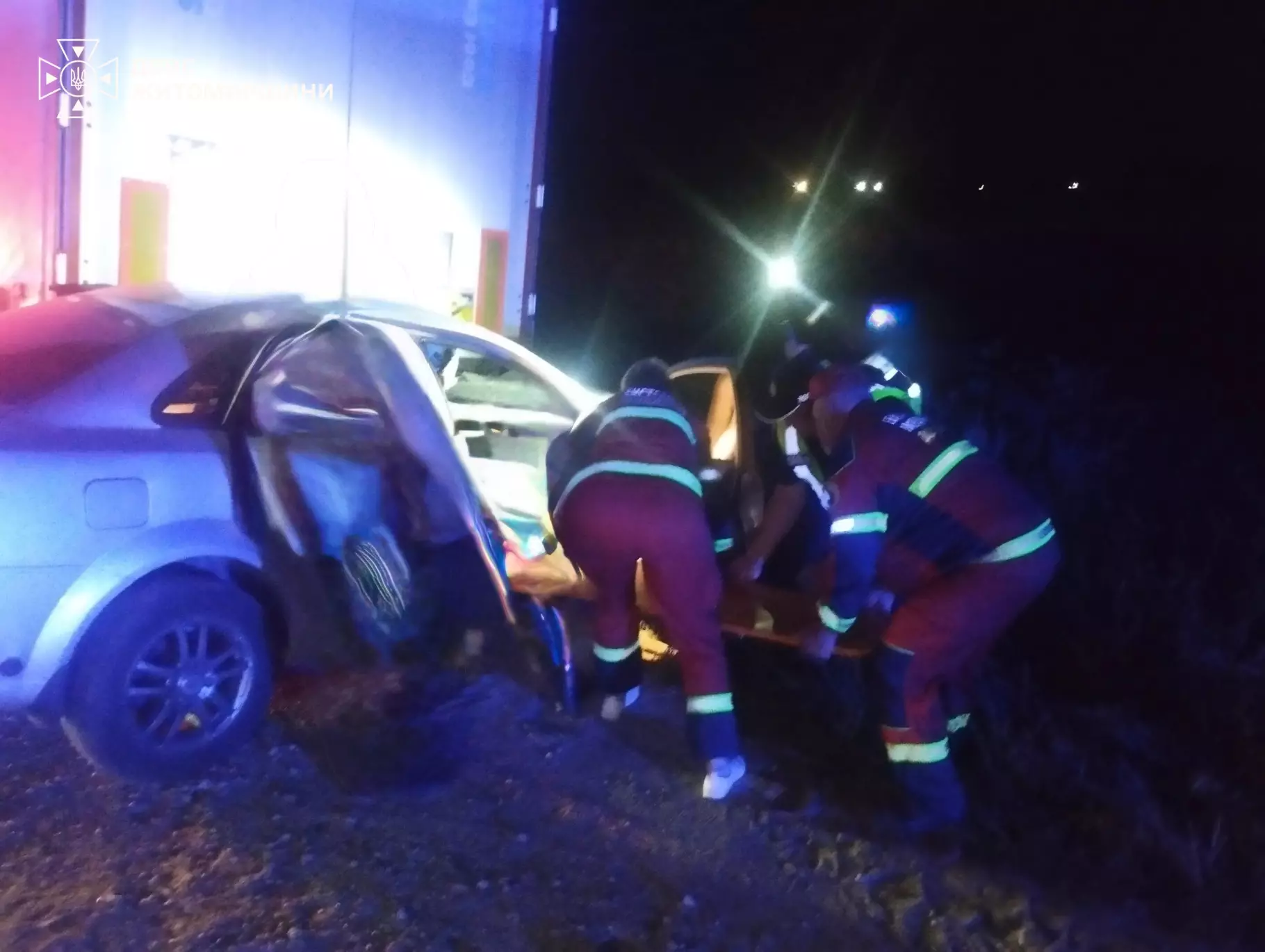 Понівечений автомобіль після зіткнення у Звягелі