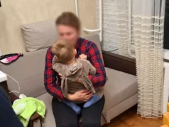 Протяг залишив малюка самого у квартирі на другому поверсі врятували хлопчика у звягелі