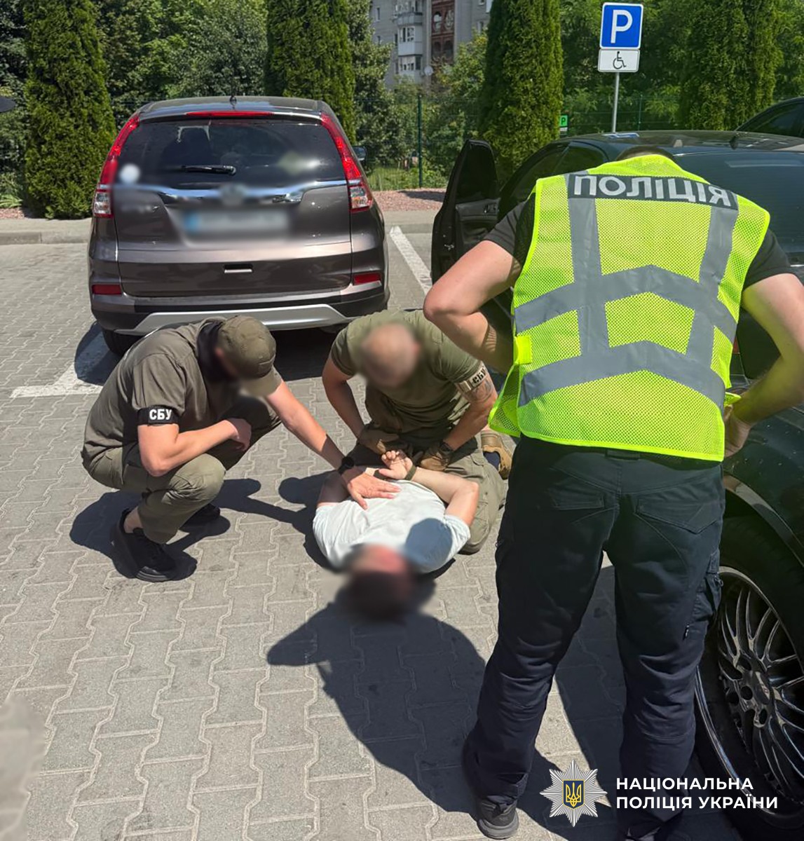 Затримання посадовця ТЦК на автозаправці у Житомирі