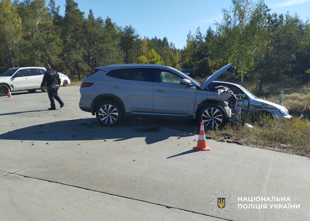 Зіткнення автомобілів на трасі у Малинській громаді