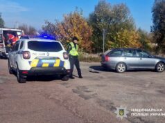 79-річний водій Alpha опинився на капоті Skoda у Хорошеві ДТП у Хорошеві